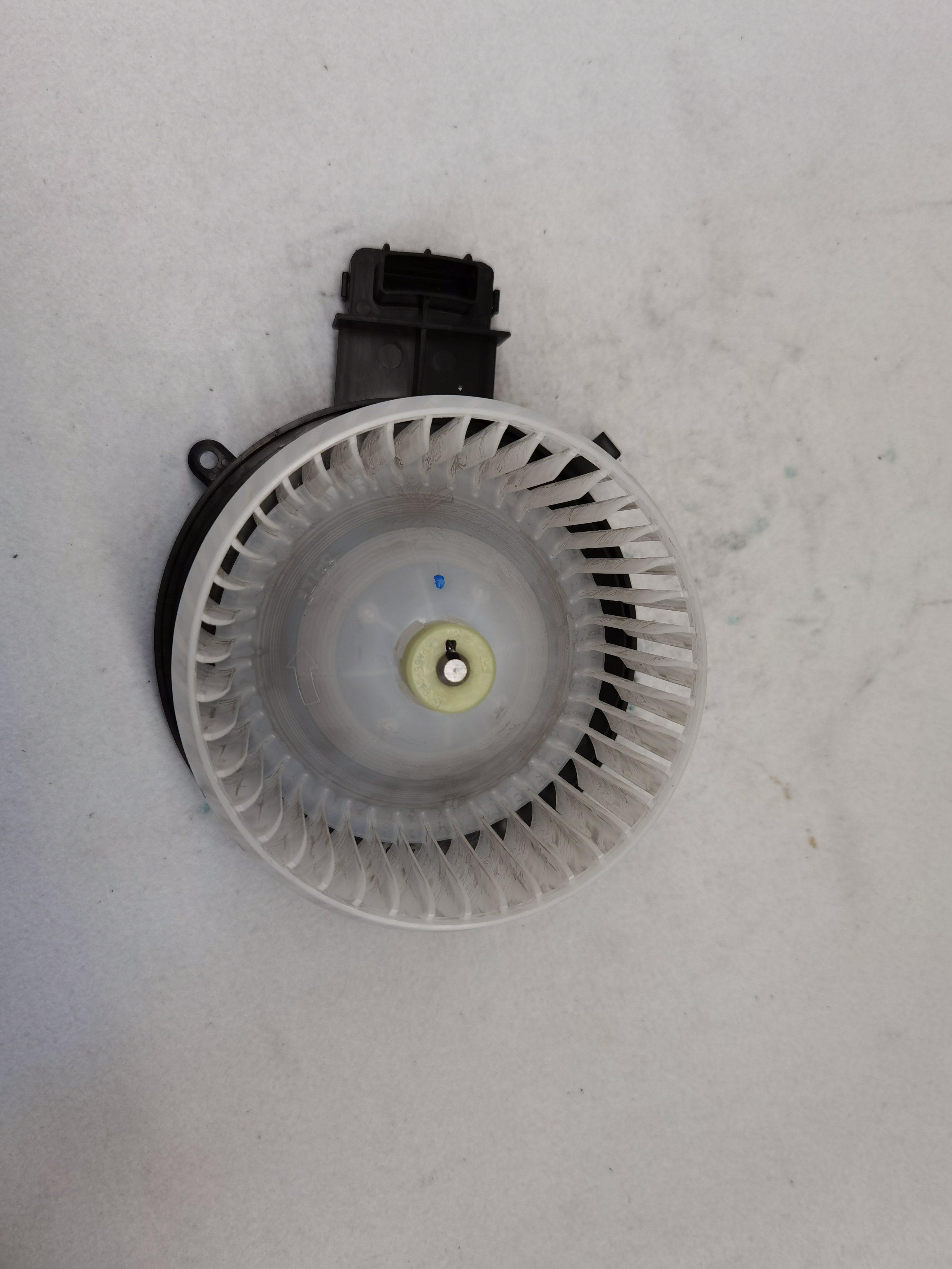 2727004233                                     2727004251 car Blower motor for Mi
