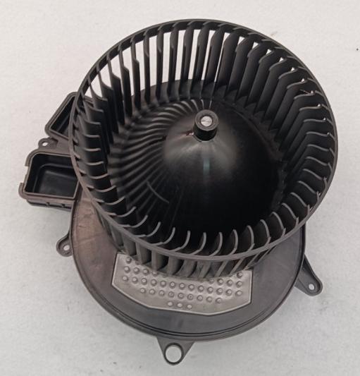 A1669066200 Blower motor for MB GL (X166) 12-13 RHD                              