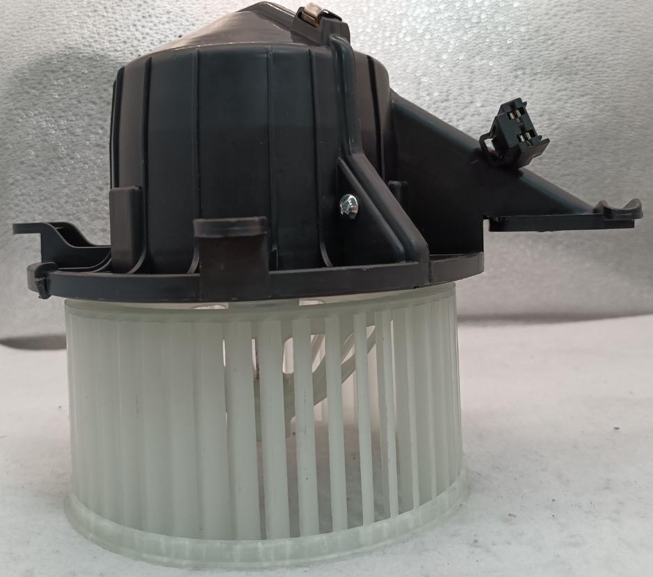 A0008304701 Blower motor for MB VITO TOURER(447)114/116                          