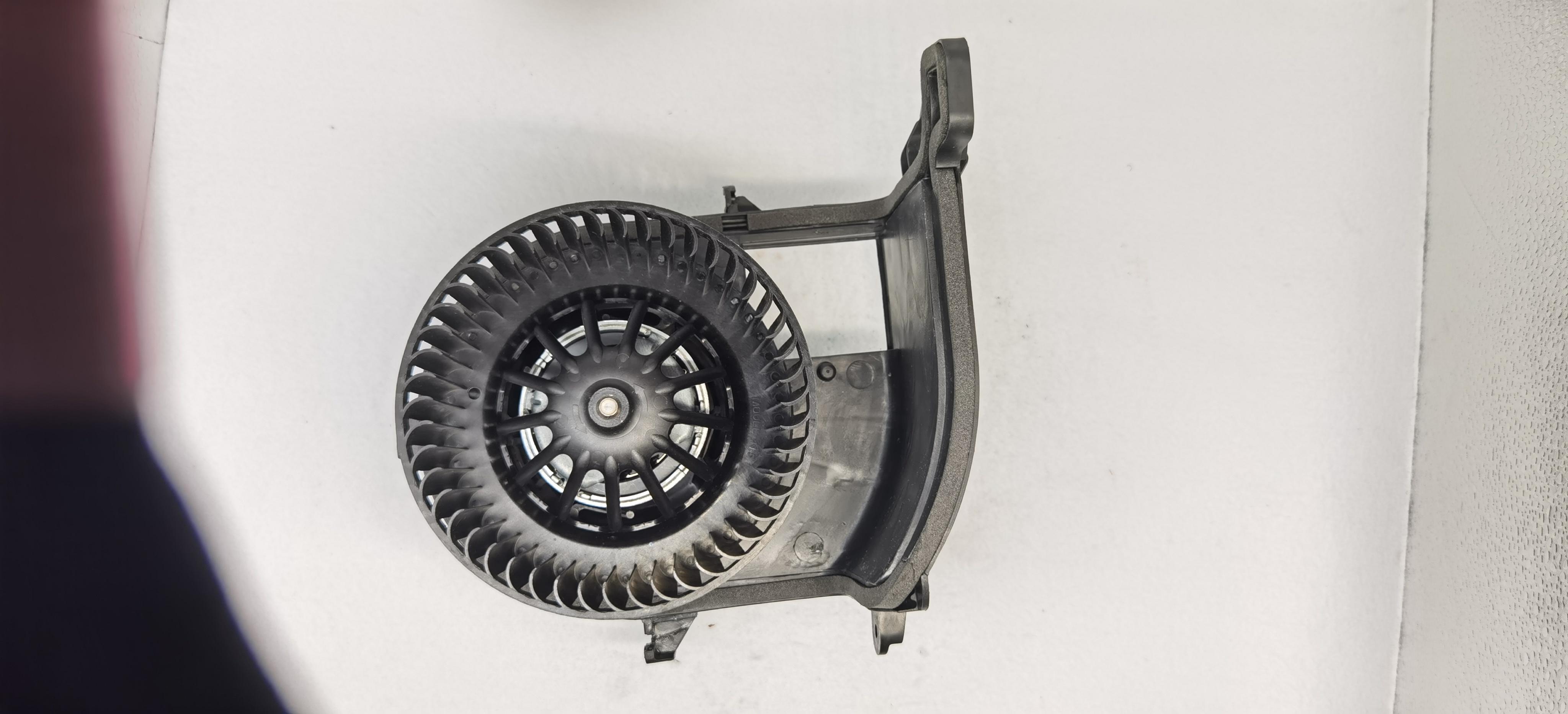 6441 T9                                     6441 T4  Blower motor for PEUGEOT 807