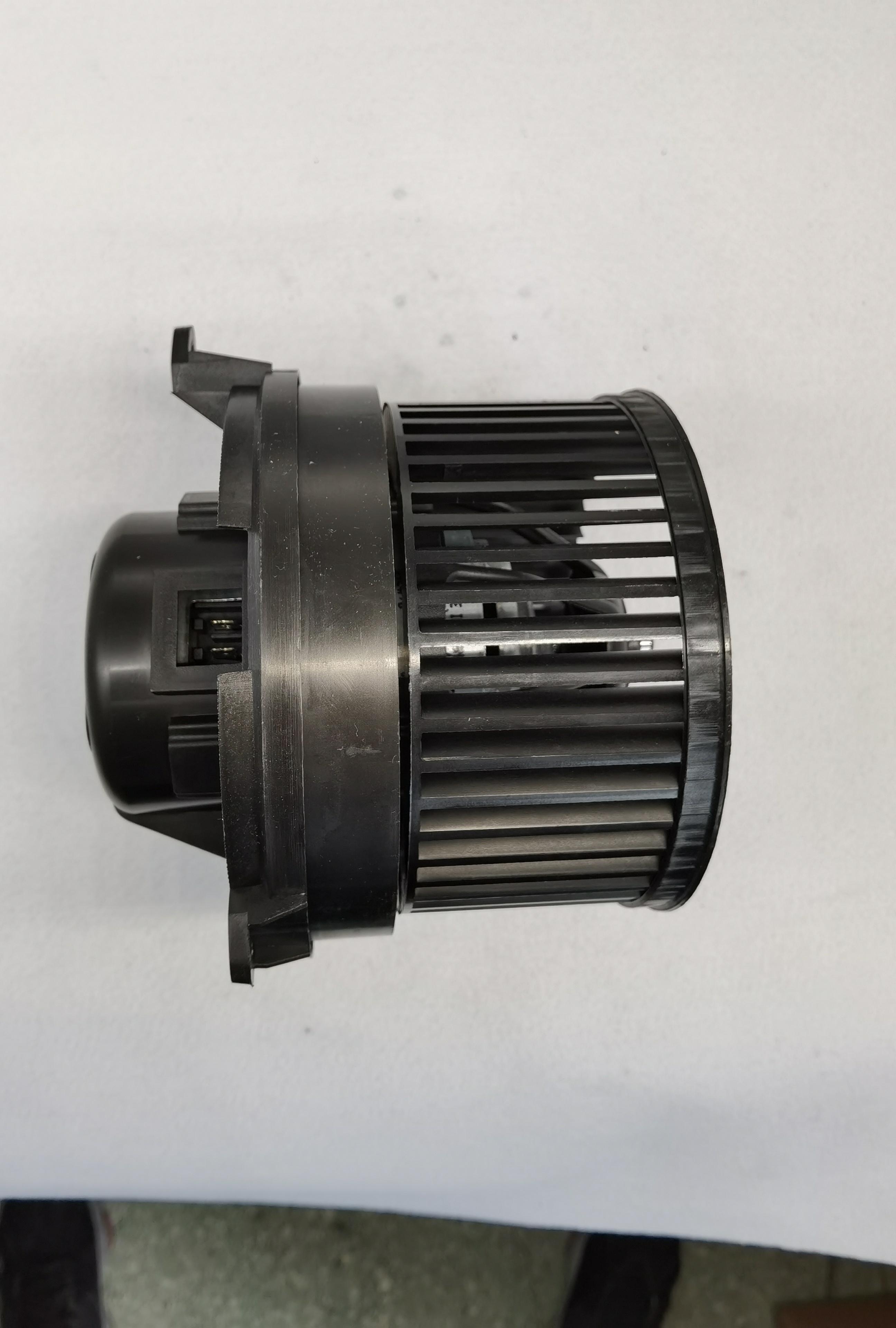 JGC500030                                715230 Blower motor for LAND ROVER FREEL
